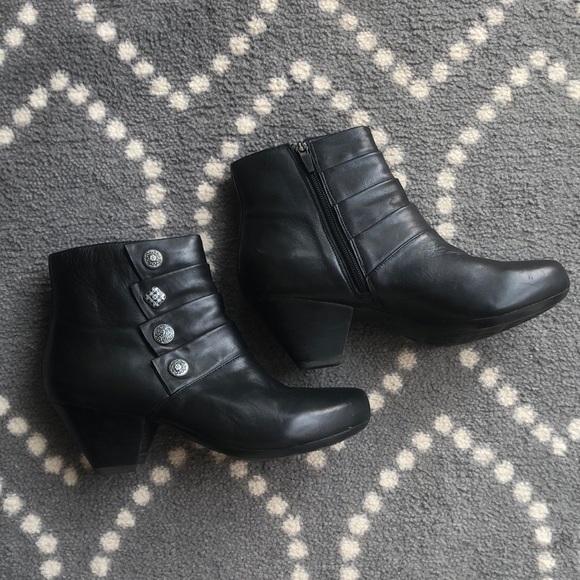 black ankle boots size 4